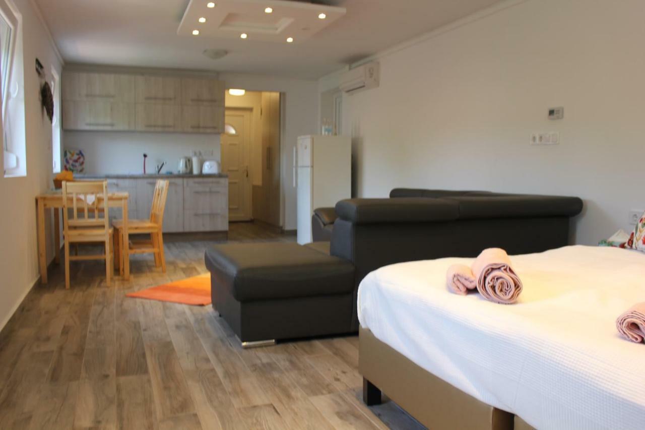 Appartamento Magnolia Apartman Siófok Esterno foto